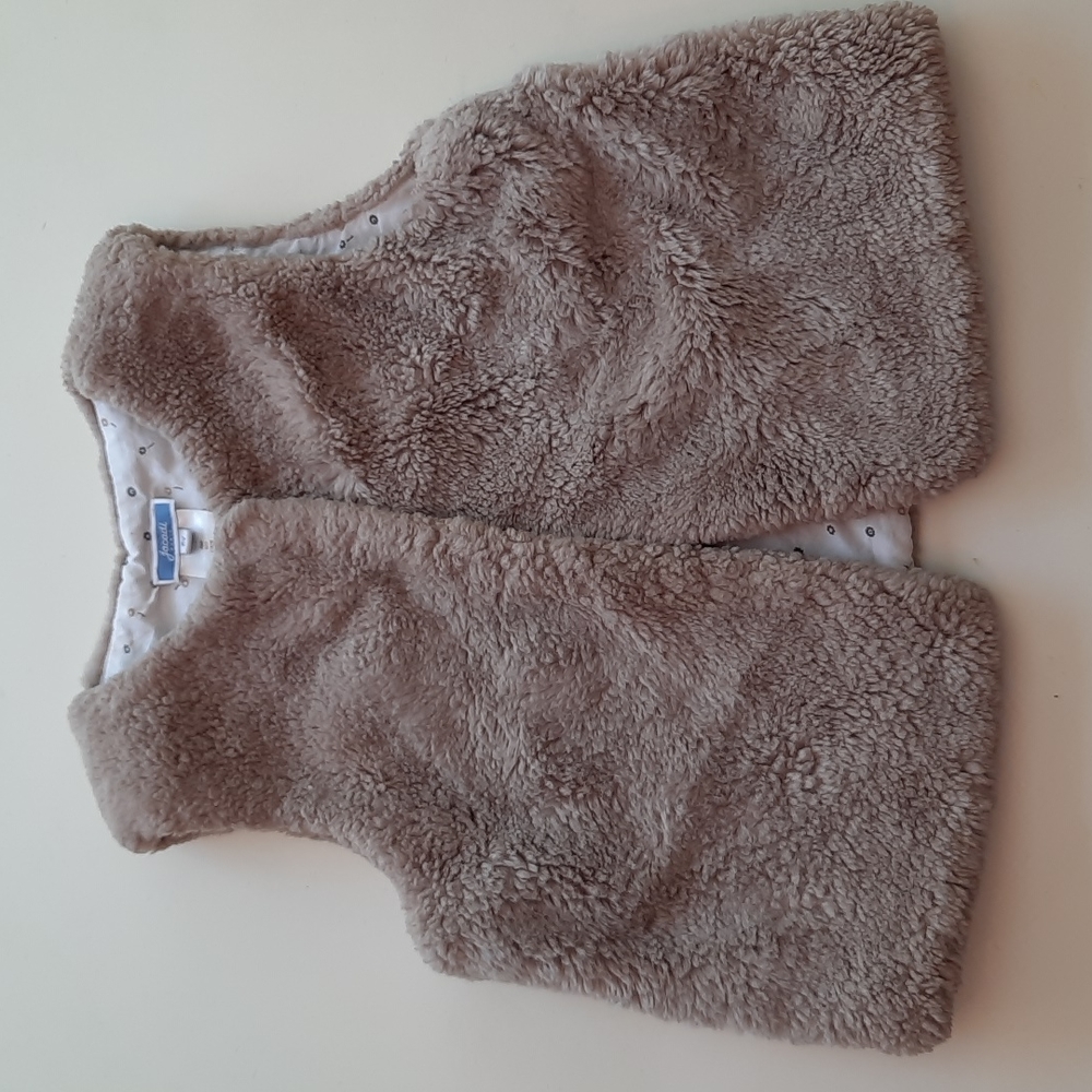 Jacadi size 6 taupe faux fur fuzzy vest